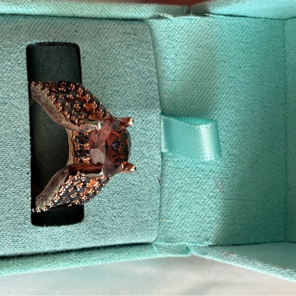 Elegant Rose Gold Ring with Pink Gemstone